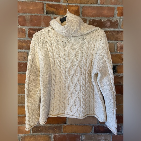 INIS CRAFTS IRELAND 100% merino wool cream turtleneck cableknit sweater medium - Picture 5 of 6